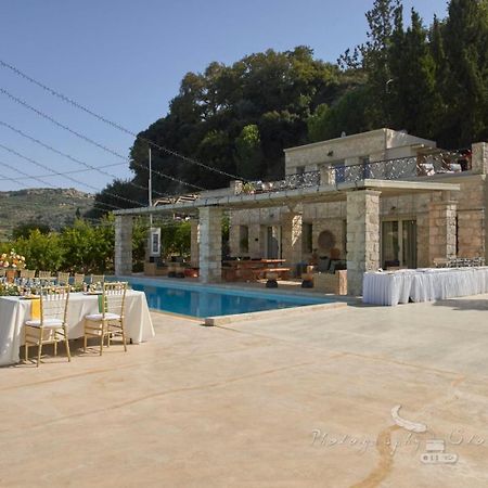 Villa Mantilari Wine Estate 7 Apartments 2 Private Pools 1 Heated Tennis Court Fitness Center Archanes Eksteriør bilde