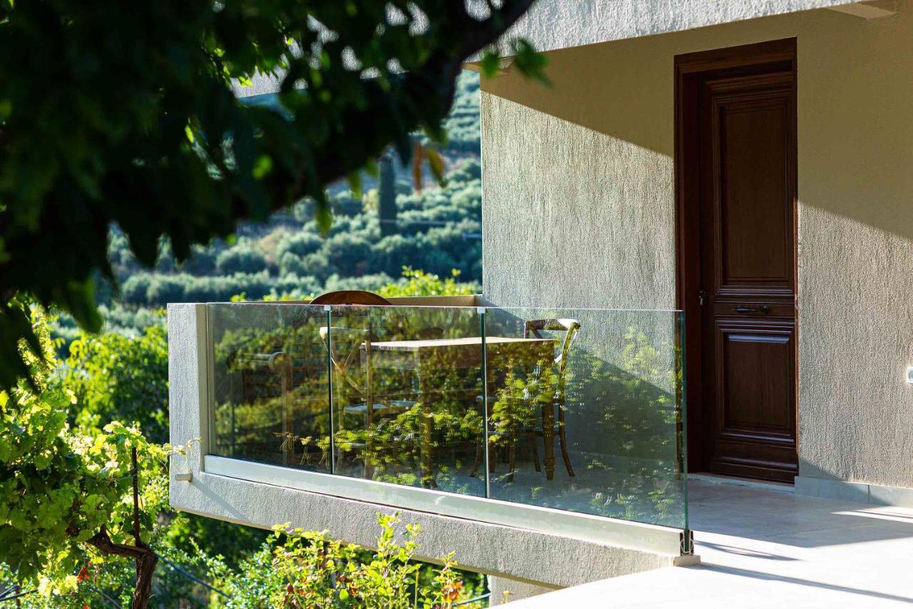 Villa Mantilari Wine Estate 7 Apartments 2 Private Pools 1 Heated Tennis Court Fitness Center Archanes Eksteriør bilde